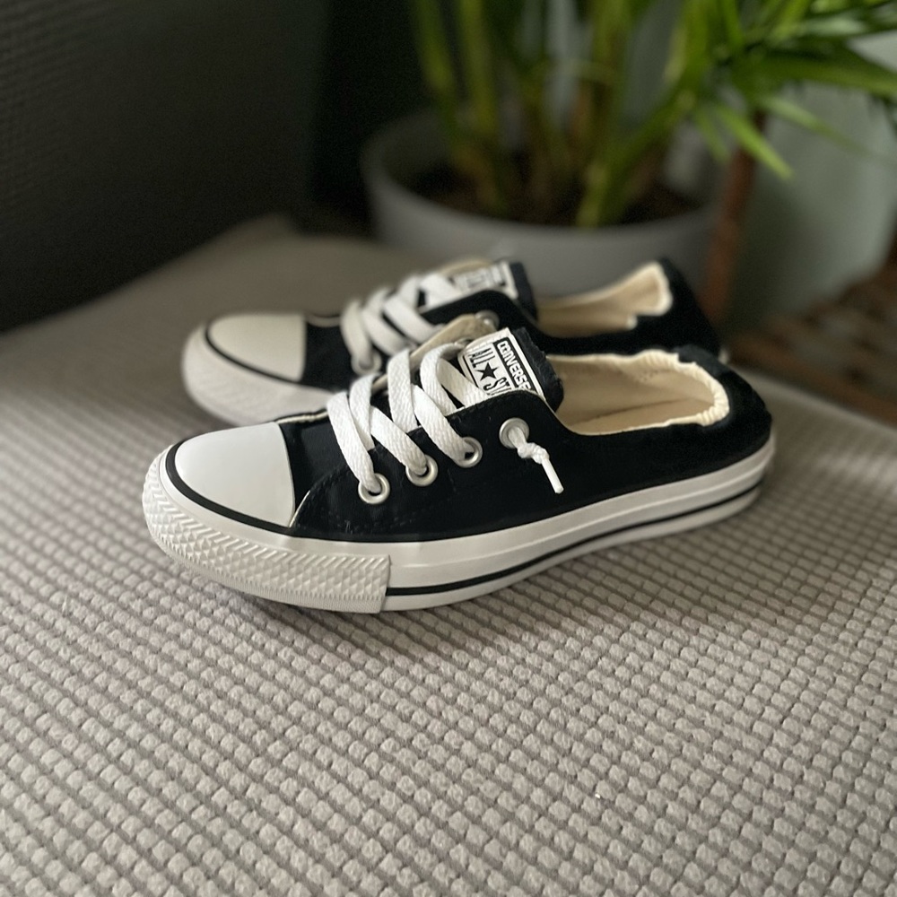 Women’s Black Converse slip on size 6
